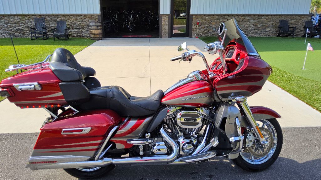 2016 Harley-Davidson® CVO Road Glide  V Twin