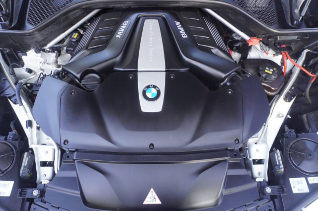 2015 BMW X5 xDrive50i photo