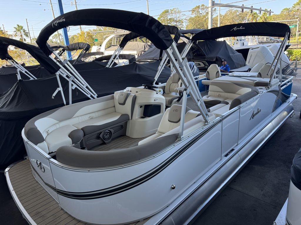 2025 Avalon LSZ Rear Fish 23 FT Suzuki 150HP