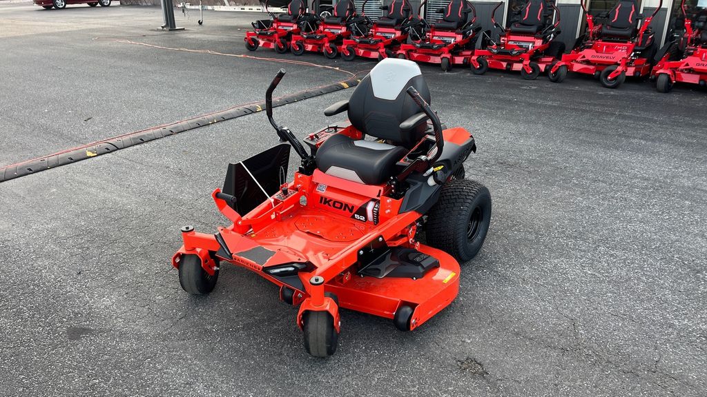 2025 Ariens® IKON 52 - 23Hp Kawasaki FR691V, W/52" ENVY Fabrica