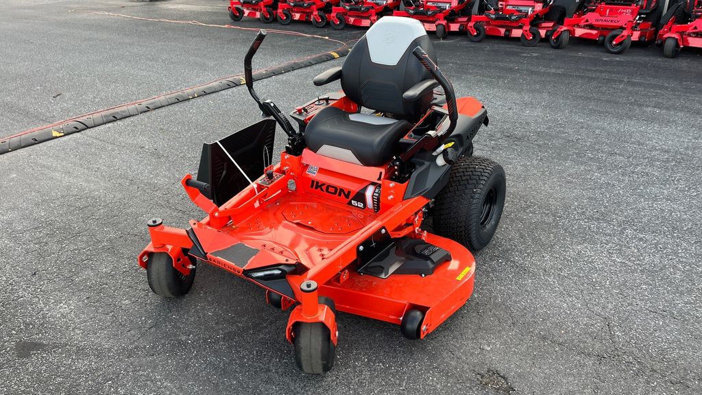 2025 Ariens® IKON 52 - 23Hp Kawasaki FR691V, W/52" ENVY Fabrica