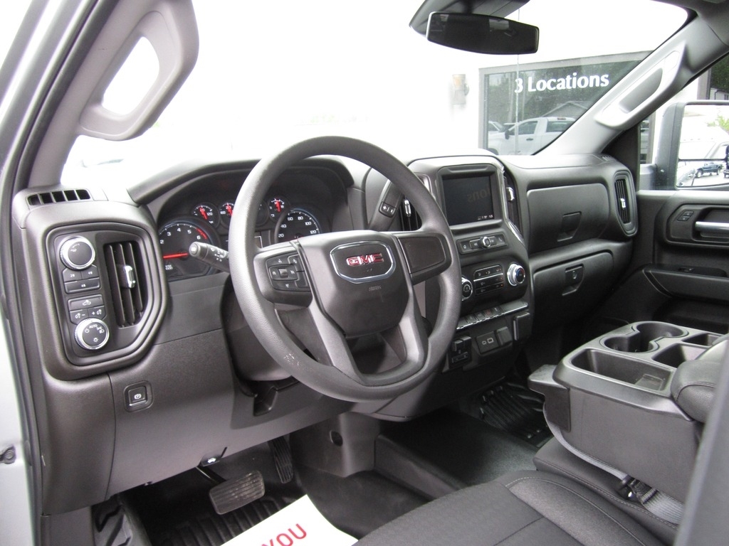 2024 GMC Sierra 2500HD Pro photo