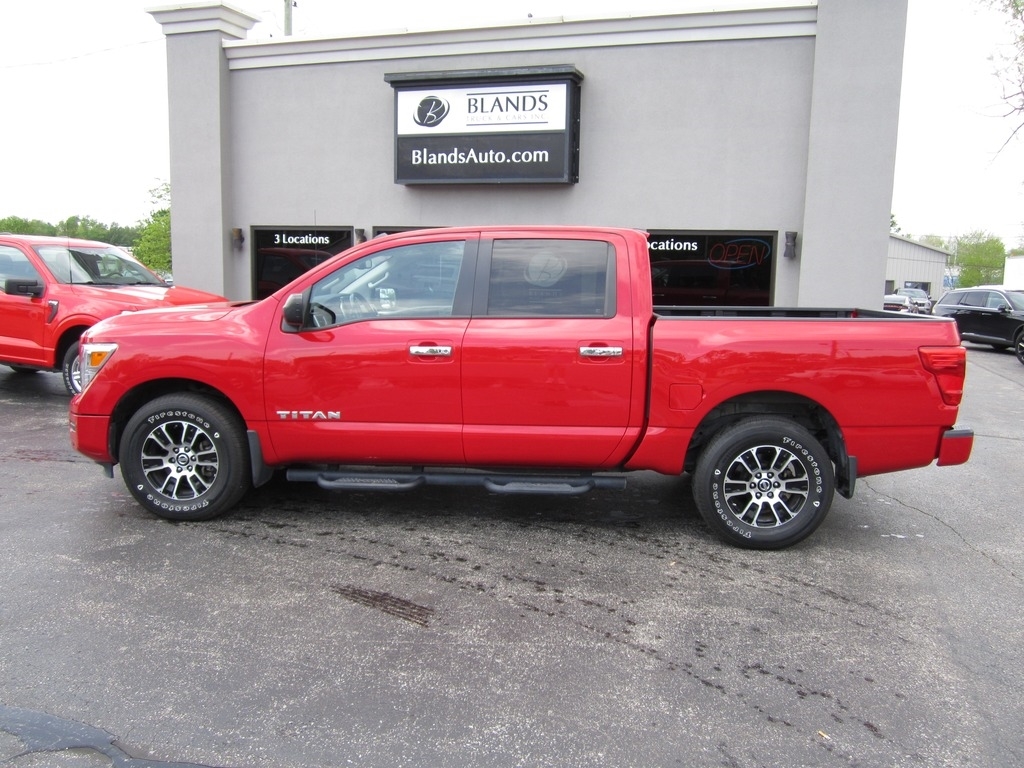 2021 Nissan Titan SV photo