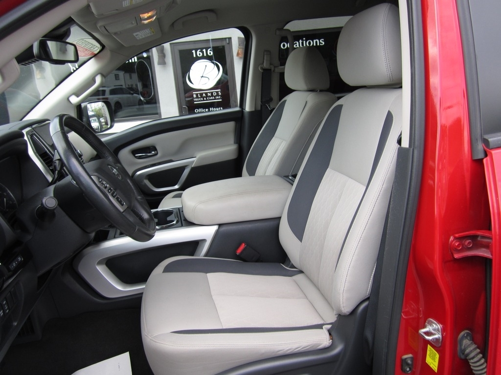2021 Nissan Titan SV photo