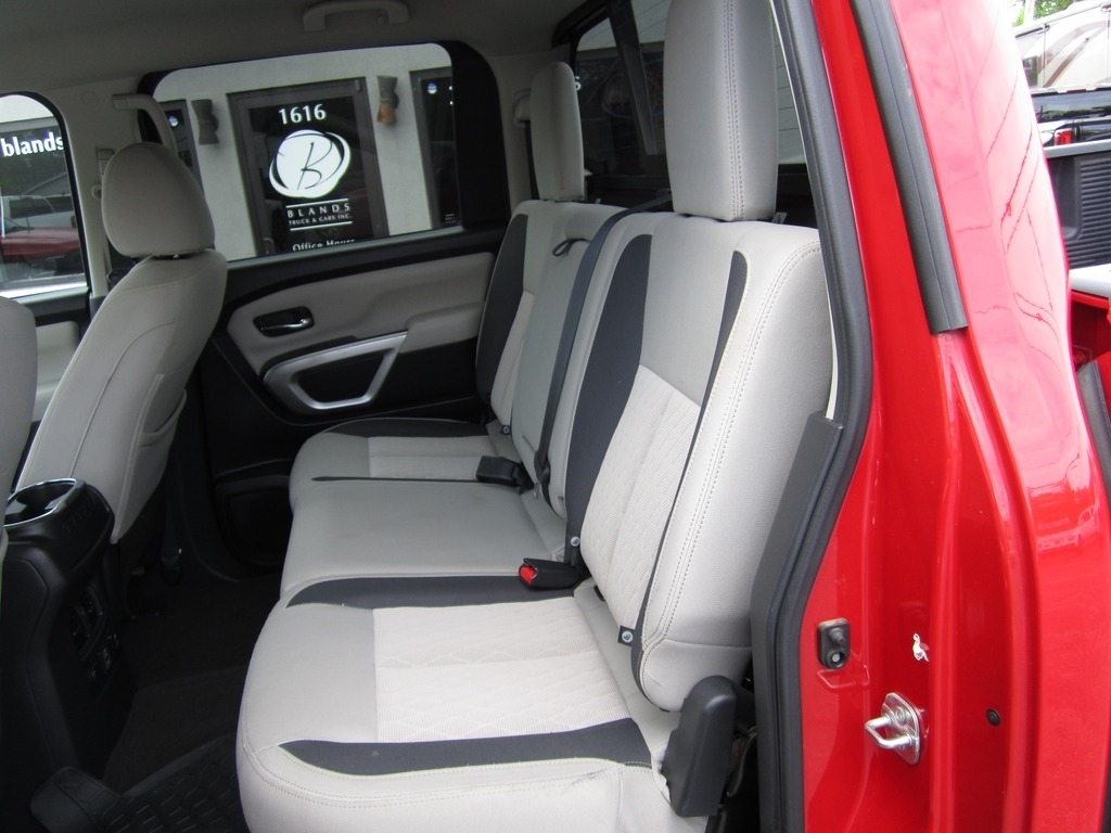 2021 Nissan Titan SV photo