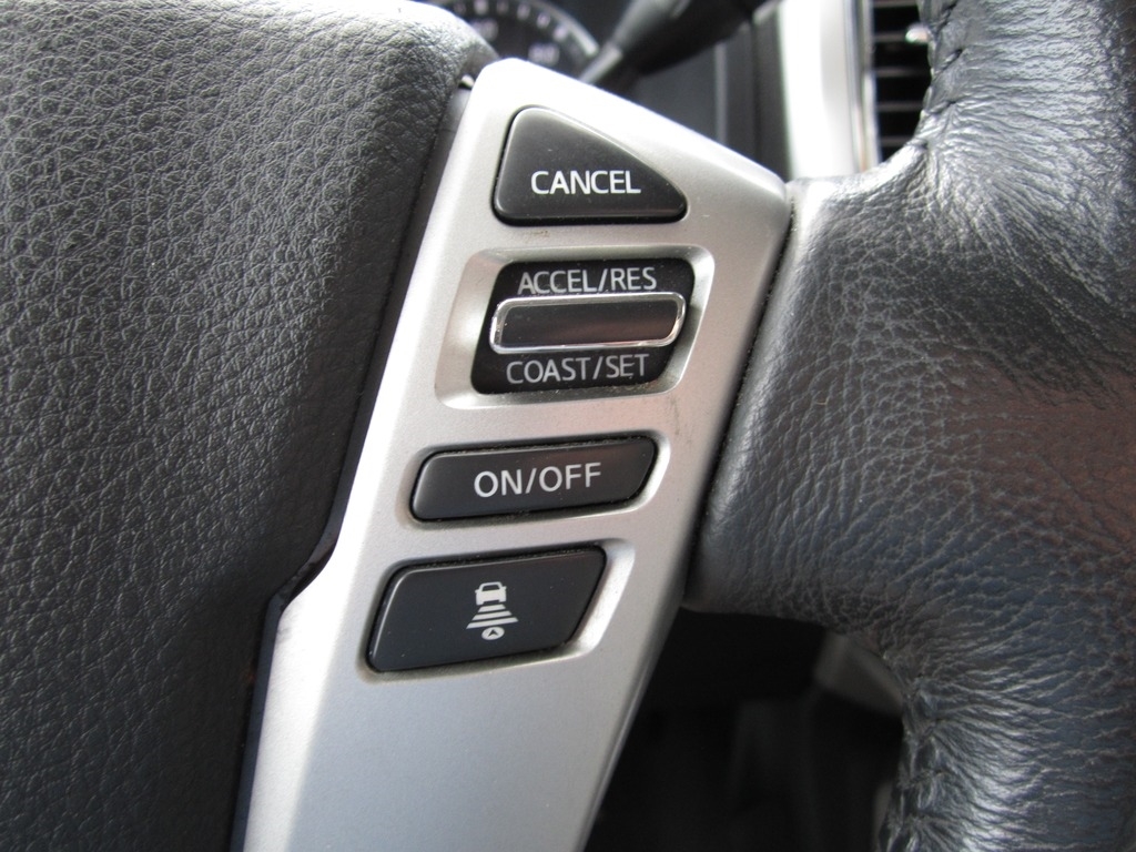 2021 Nissan Titan SV photo