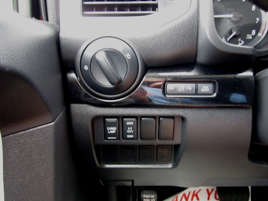 2021 Nissan Titan SV photo