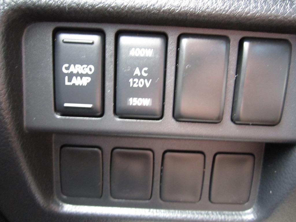 2021 Nissan Titan SV photo
