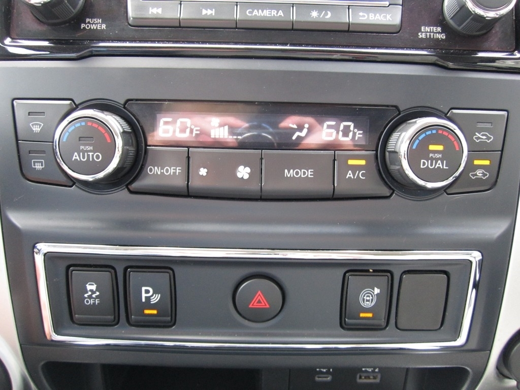 2021 Nissan Titan SV photo
