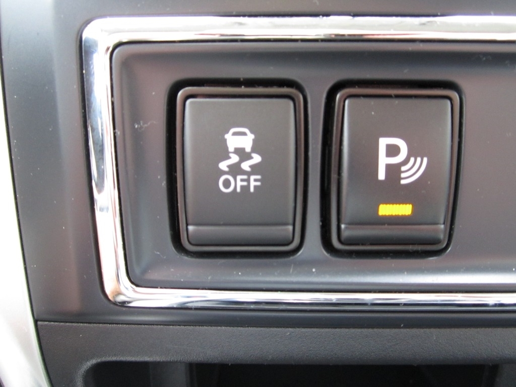 2021 Nissan Titan SV photo