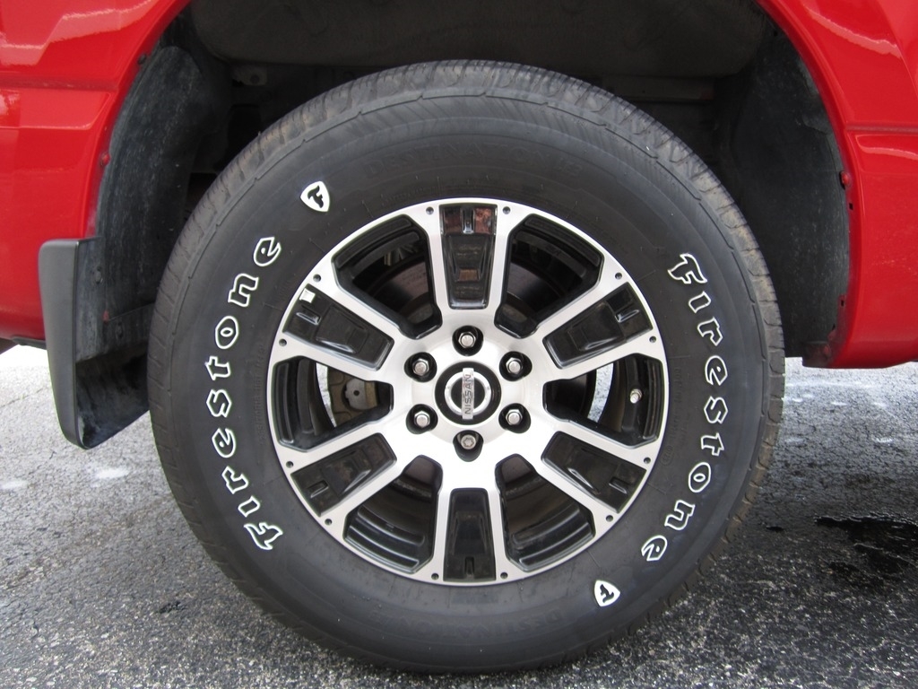 2021 Nissan Titan SV photo