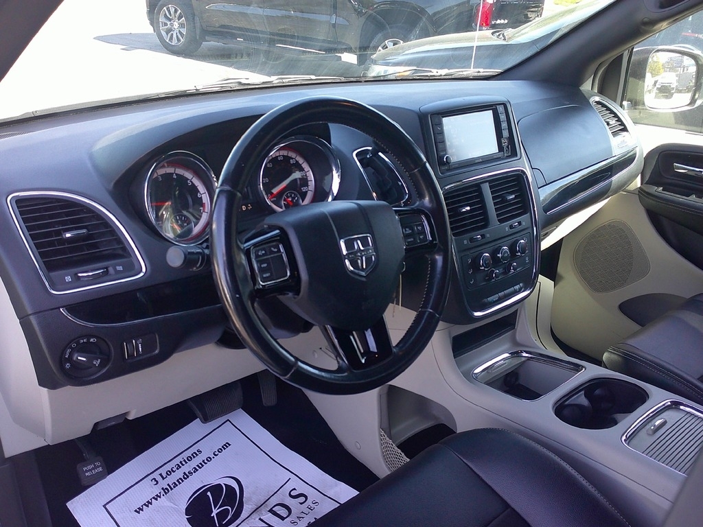 2019 Dodge Grand Caravan SXT photo