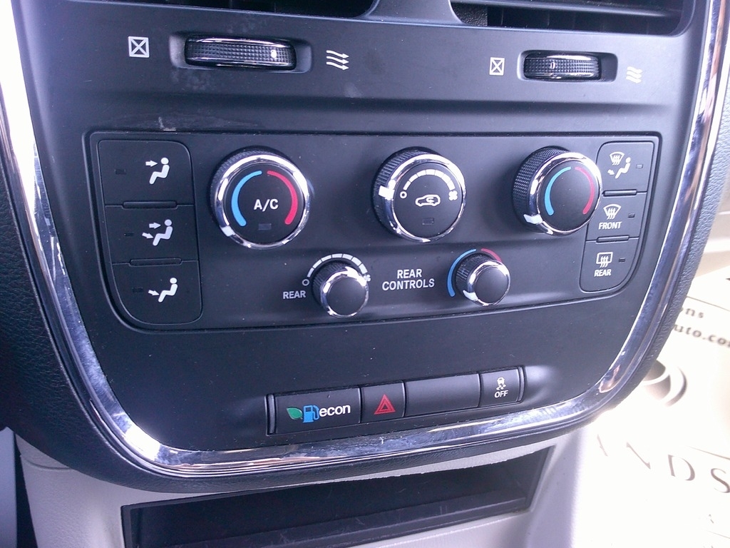 2019 Dodge Grand Caravan SXT photo