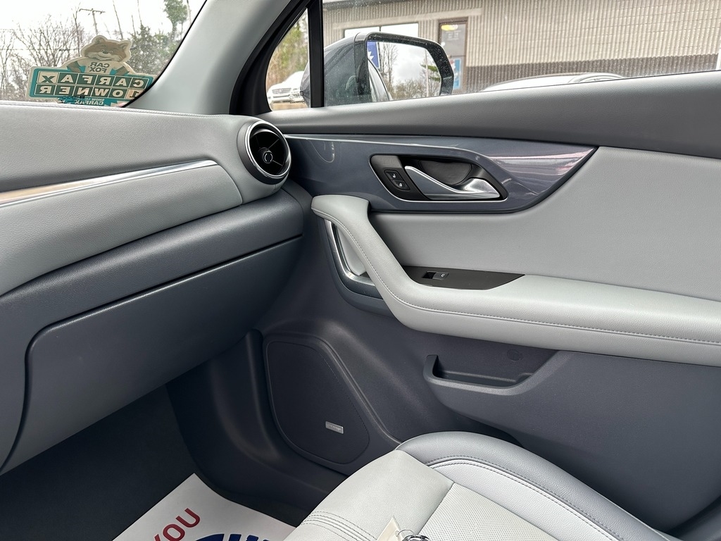2022 Chevrolet Blazer LT photo