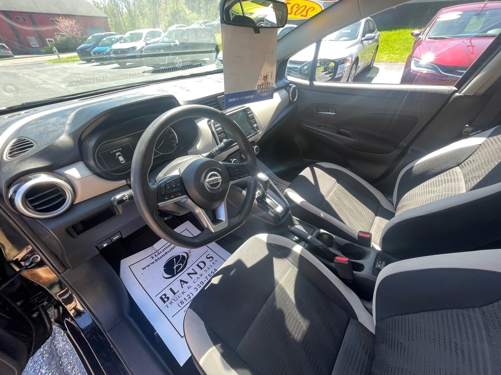 2021 Nissan Versa SV photo