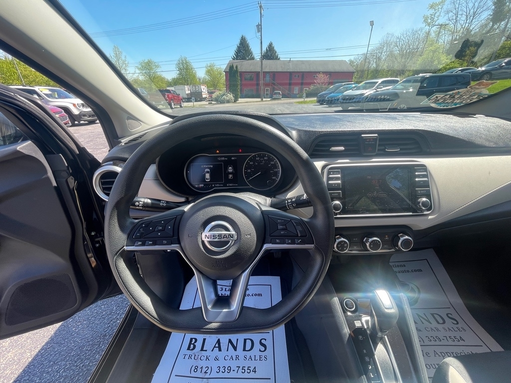 2021 Nissan Versa SV photo