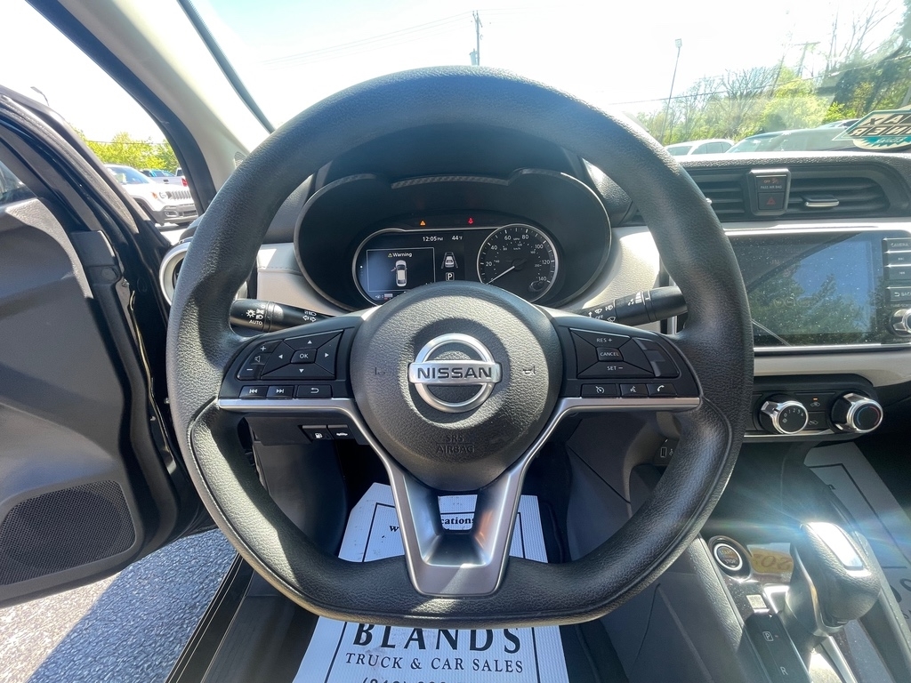 2021 Nissan Versa SV photo