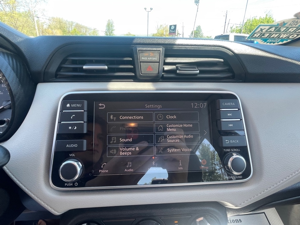 2021 Nissan Versa SV photo