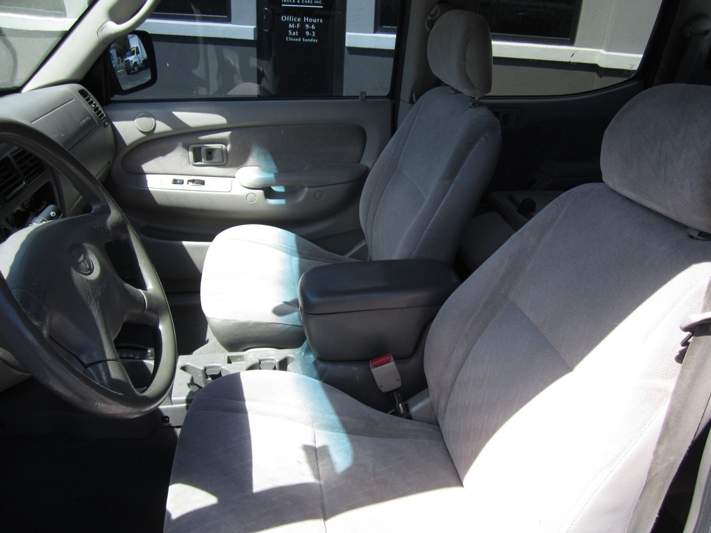 2004 Toyota Tacoma PreRunner V6 photo