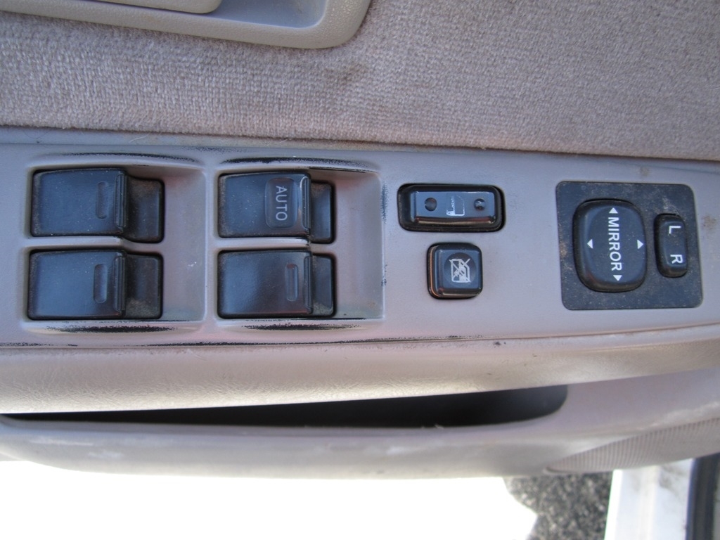 2004 Toyota Tacoma PreRunner V6 photo
