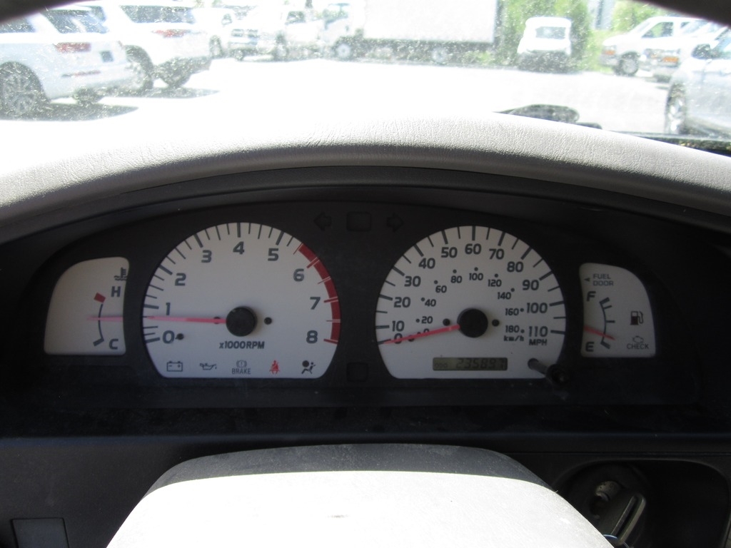 2004 Toyota Tacoma PreRunner V6 photo