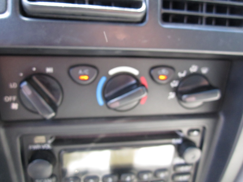 2004 Toyota Tacoma PreRunner V6 photo