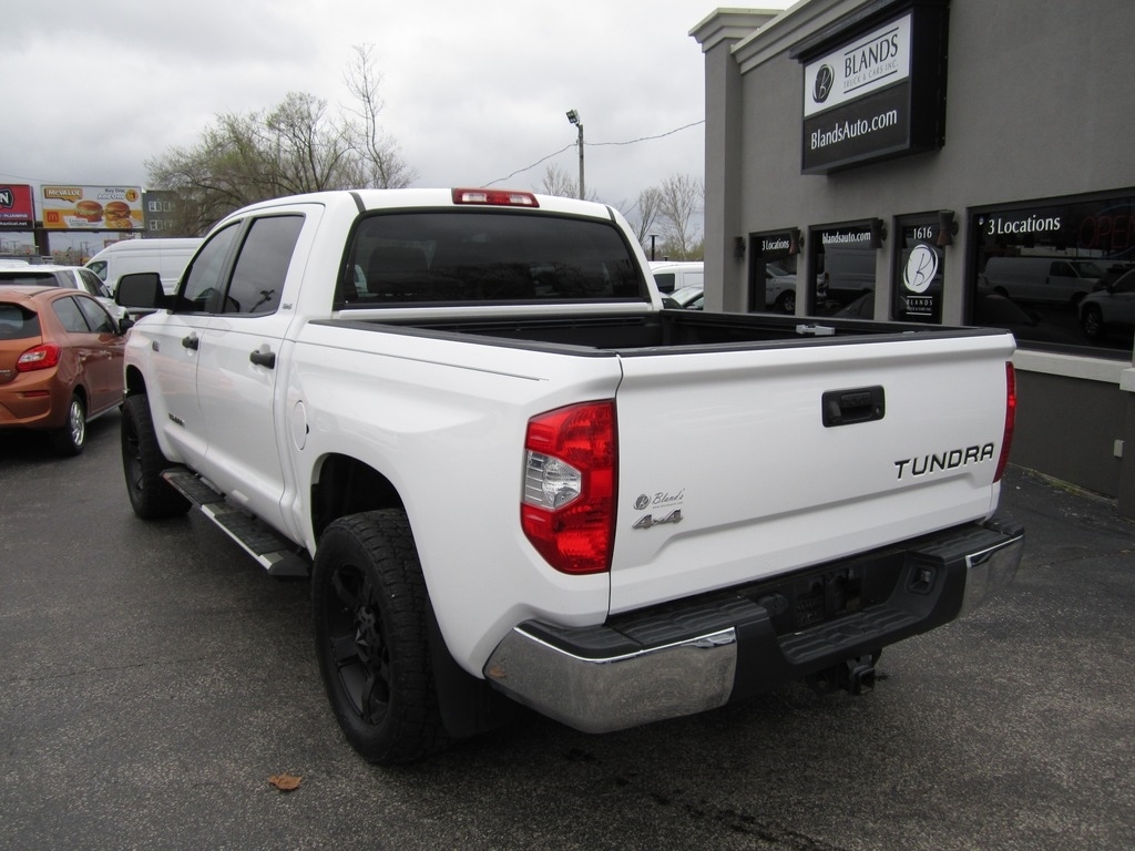 2018 Toyota Tundra SR5 photo