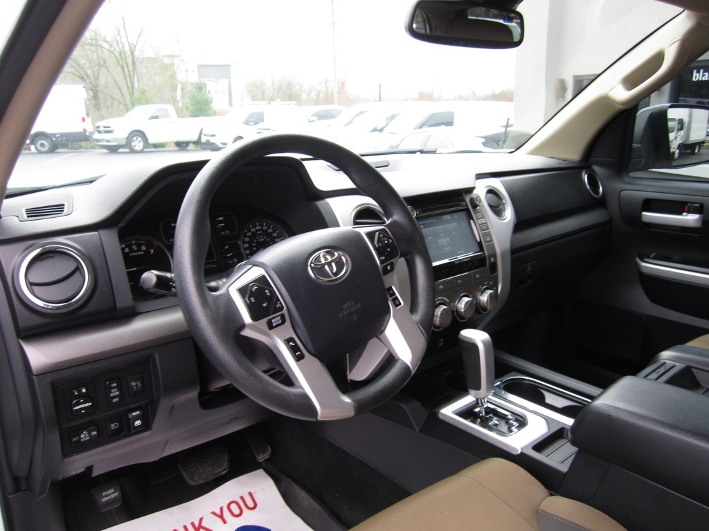 2018 Toyota Tundra SR5 photo