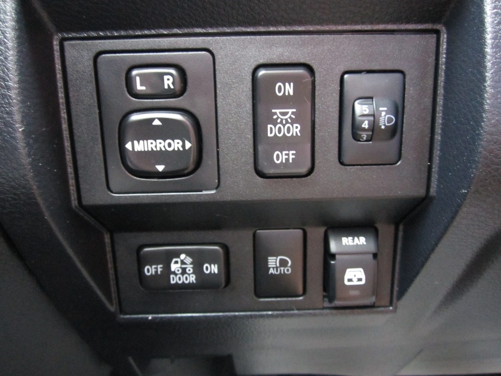 2018 Toyota Tundra SR5 photo