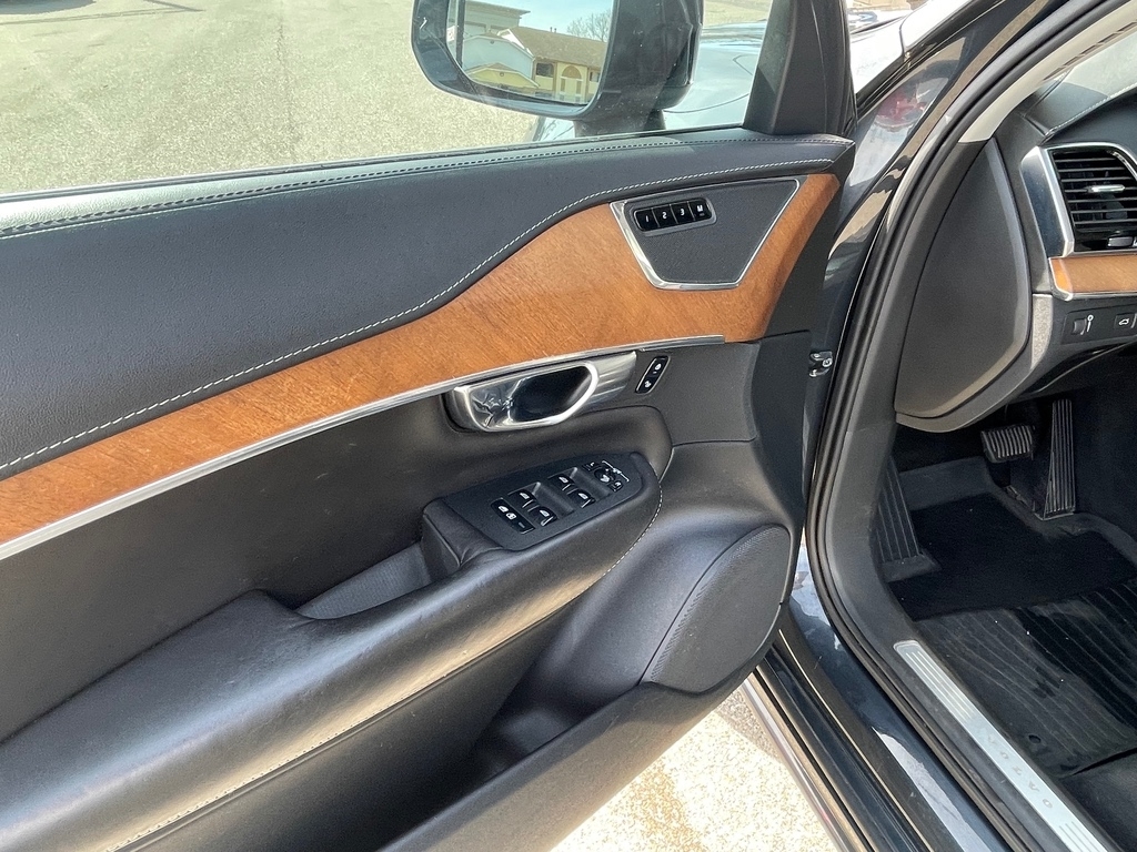 2017 Volvo XC90 T6 Inscription photo