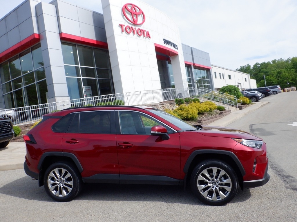 2021 Toyota RAV4 XLE Premium AWD photo