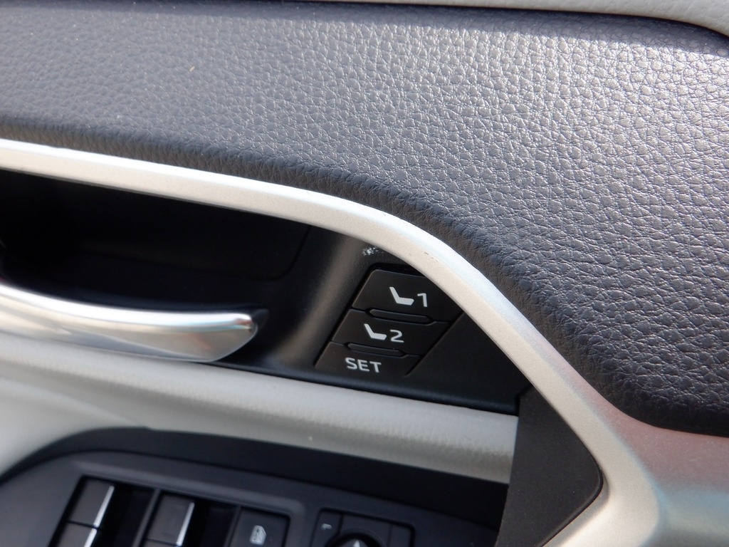 2021 Toyota RAV4 XLE Premium AWD photo
