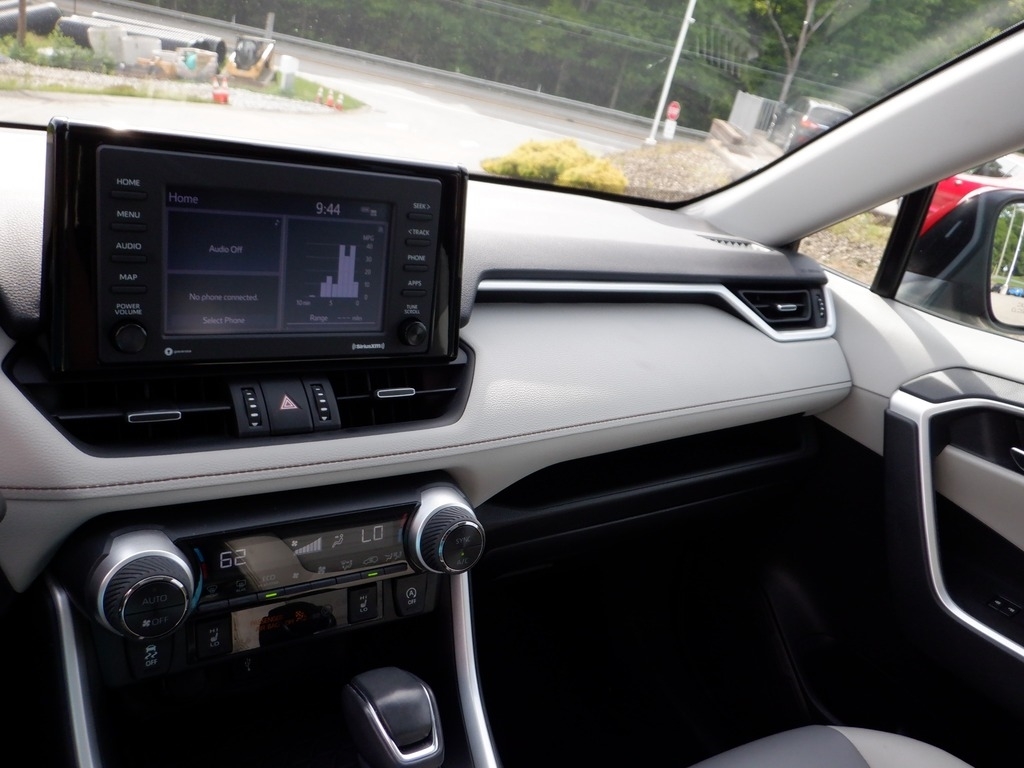 2021 Toyota RAV4 XLE Premium AWD photo