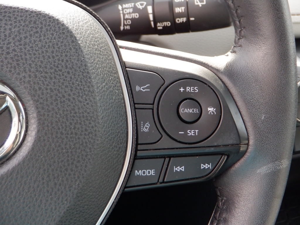 2021 Toyota RAV4 XLE Premium AWD photo