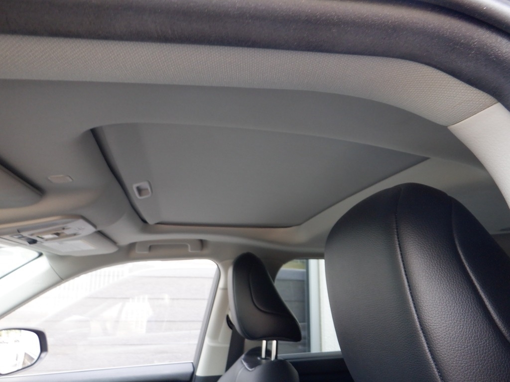 2021 Toyota Highlander XLE V6 AWD photo