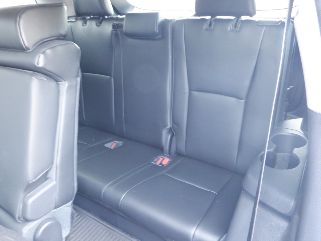 2021 Toyota Highlander XLE V6 AWD photo