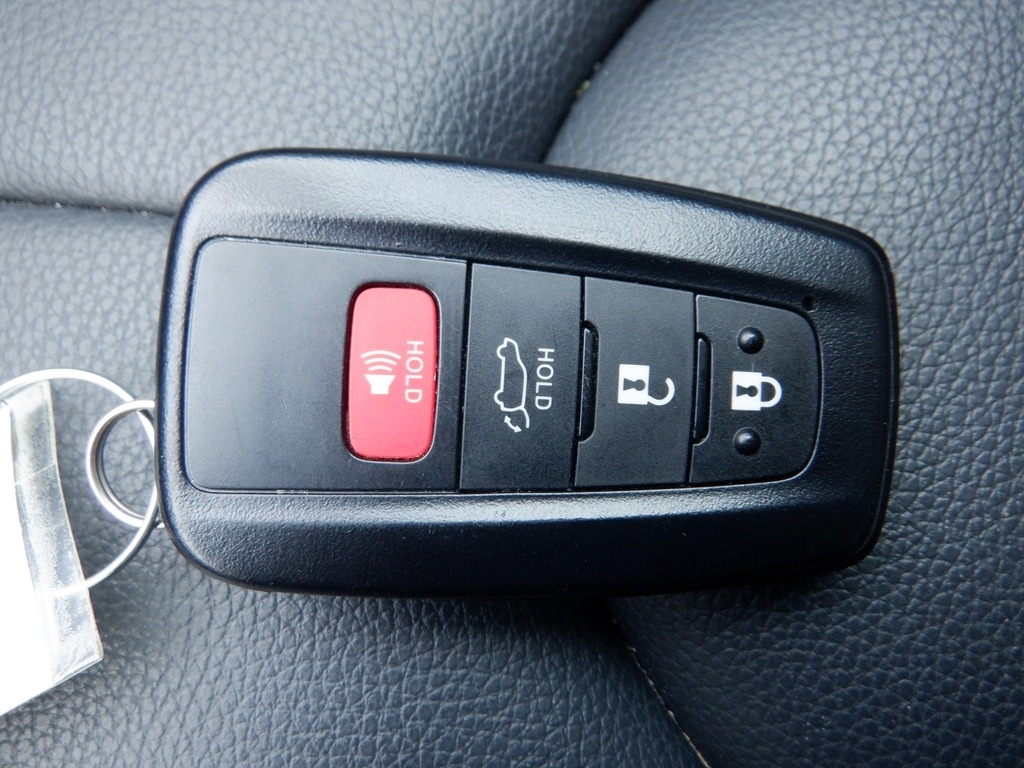 2021 Toyota Highlander XLE V6 AWD photo