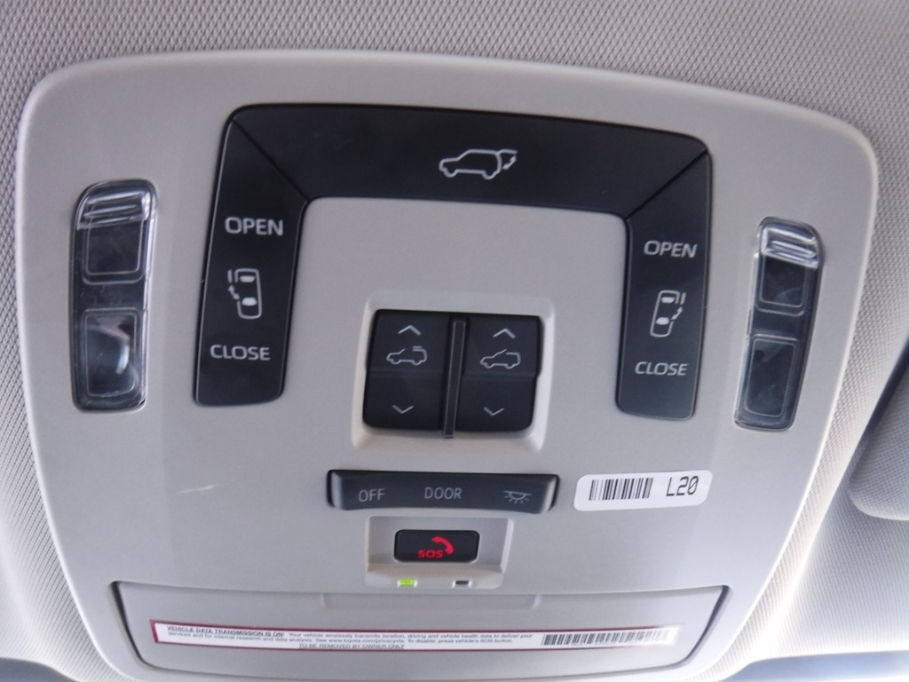 2021 Toyota Sienna XLE AWD HYBRID  photo