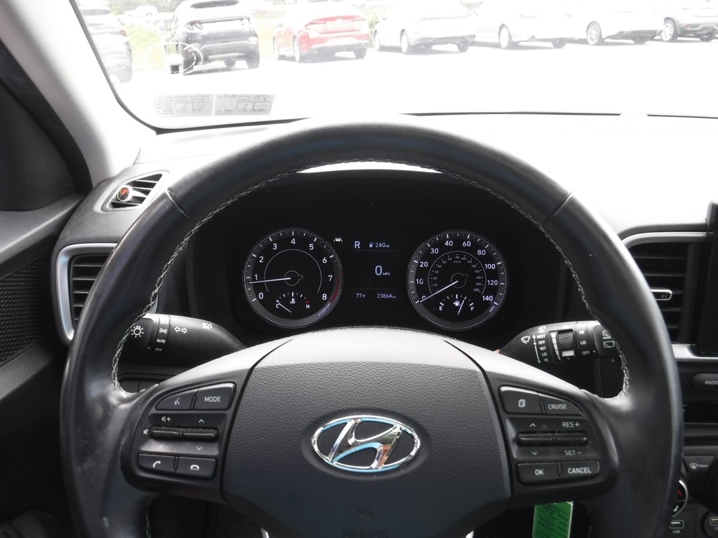 2020 Hyundai Venue SEL photo