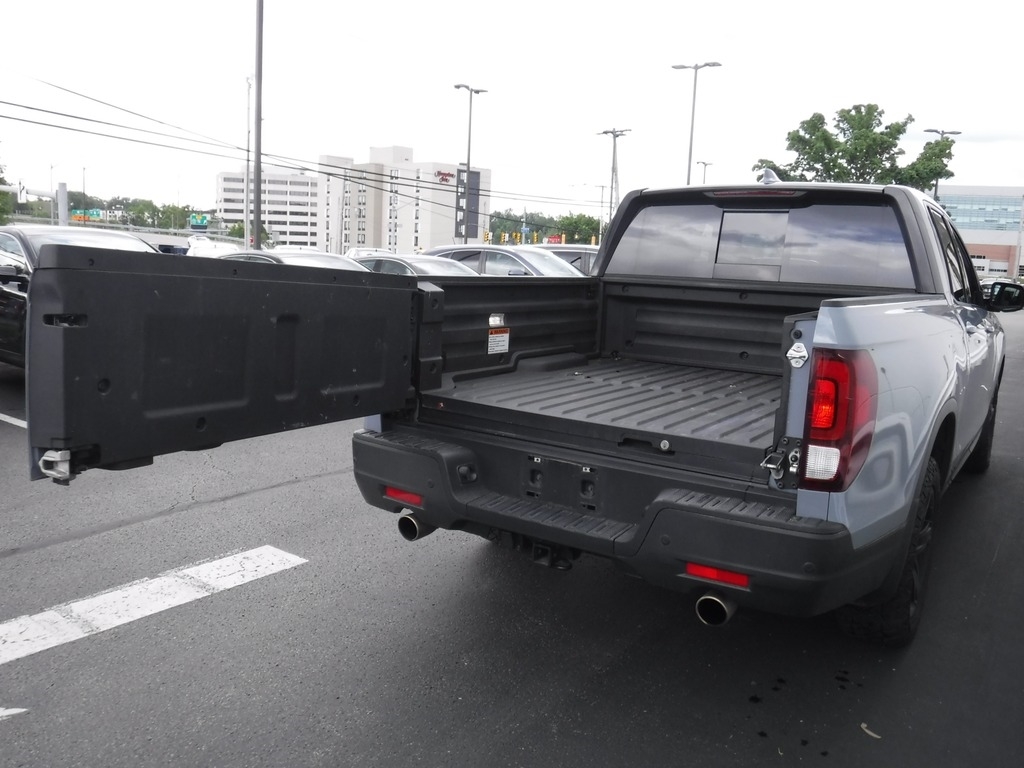 2023 Honda Ridgeline Black Edition photo