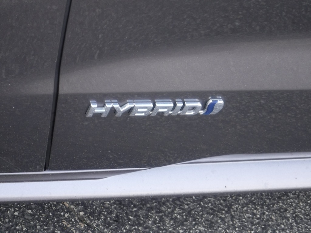 2021 Toyota Sienna XLE 7-Passenger photo