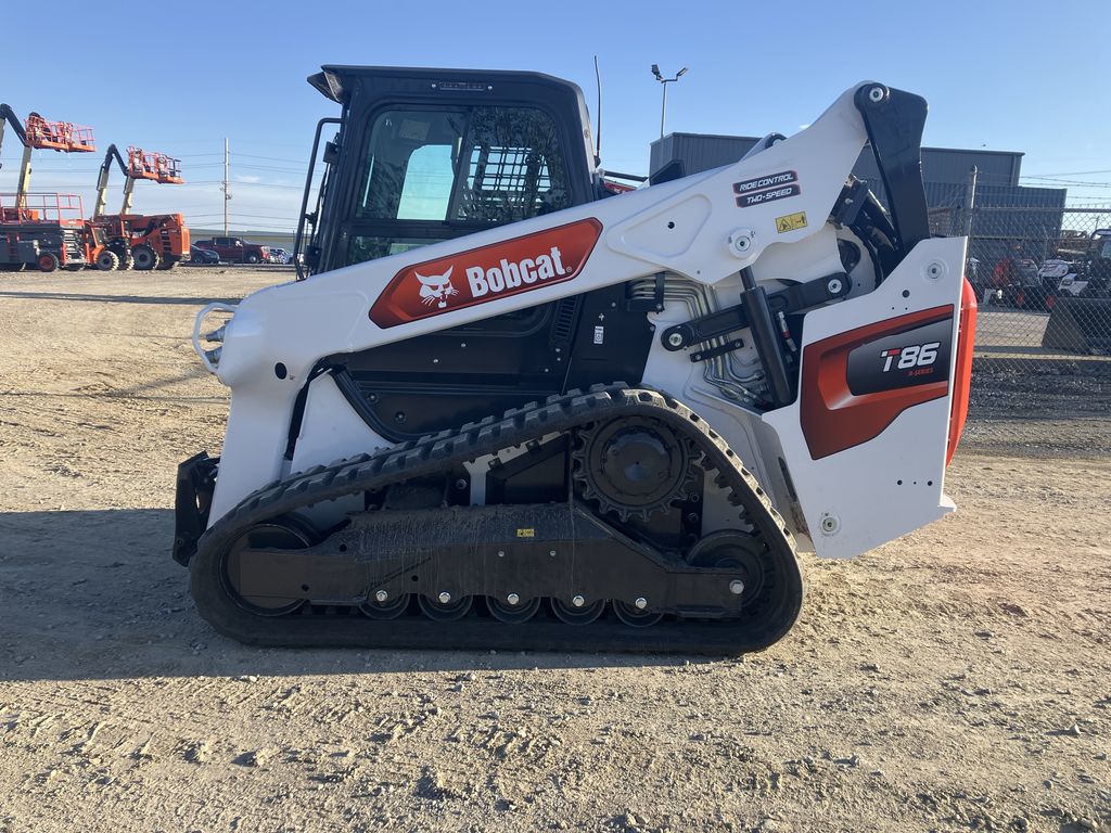 Photo of a 2026 Bobcat Compact Track Loaders T86