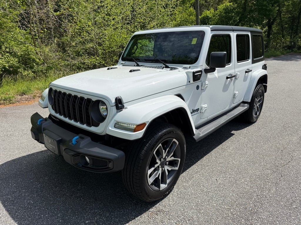 View vehicle photo 2