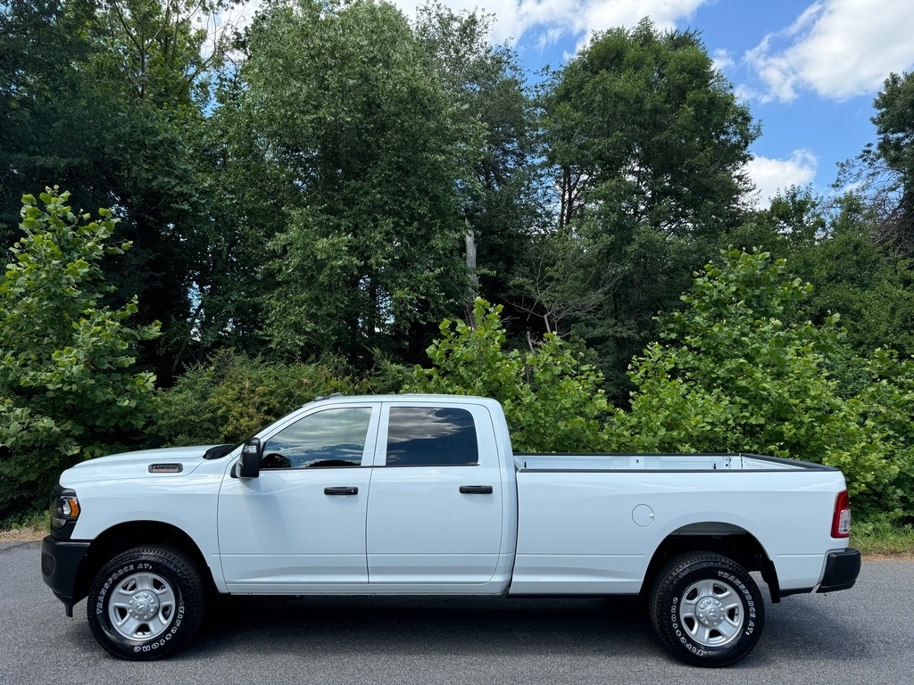 2024 RAM 3500 Tradesman Crew HEMI 4WD LWB photo