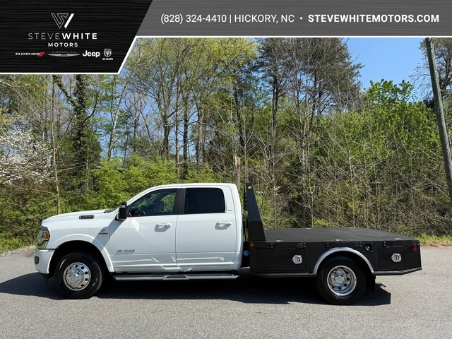 Bright White Clearcoat 2023 RAM 3500 Chassis Laramie Crew Cab LB DRW 4WD Pickup Truck Four-Wheel Drive Automatic