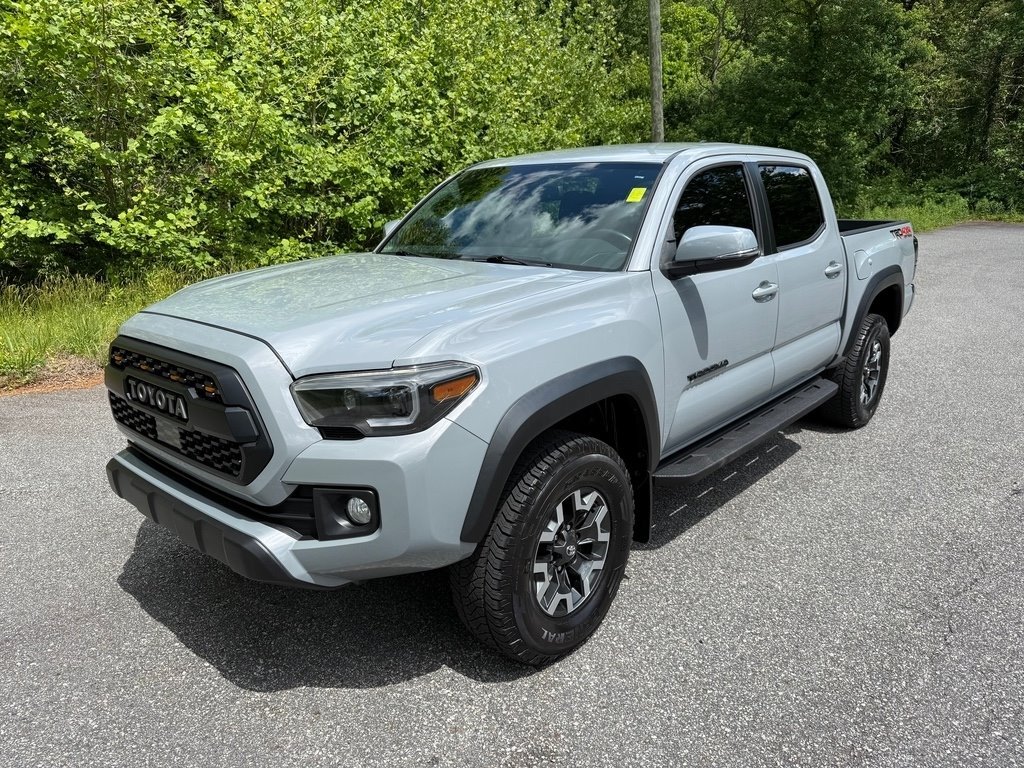 View vehicle photo 2