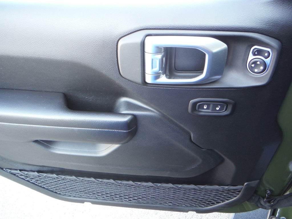2021 Jeep Wrangler image 19
