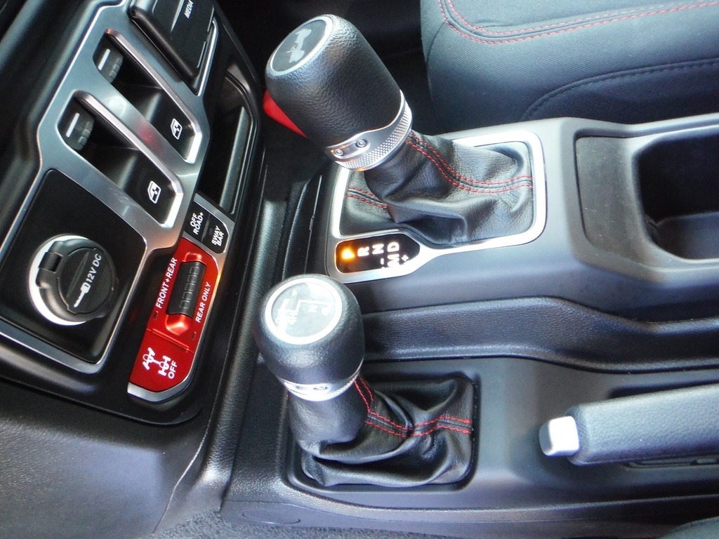 2021 Jeep Wrangler image 24