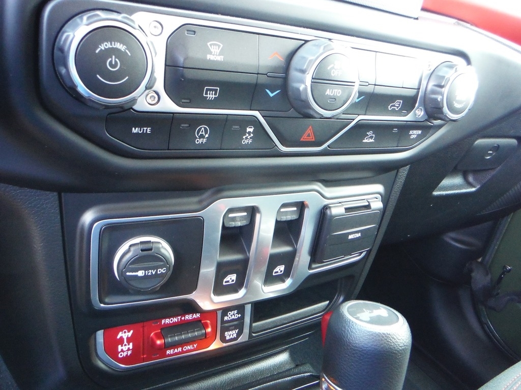 2021 Jeep Wrangler image 27
