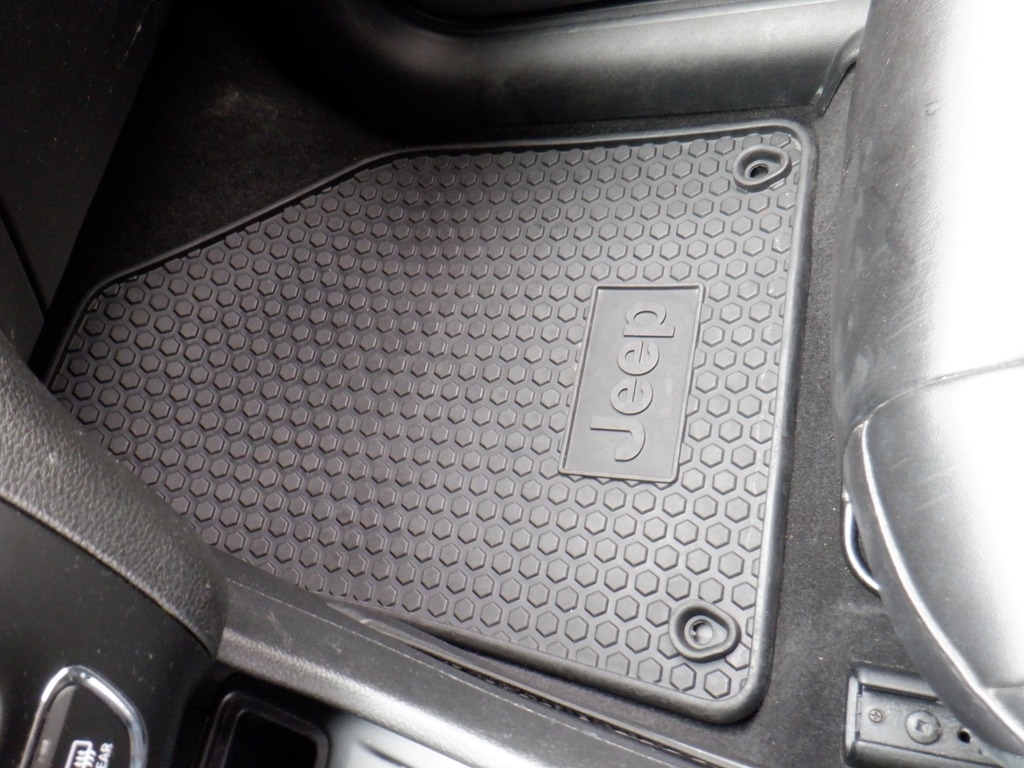 2019 Jeep Cherokee image 29